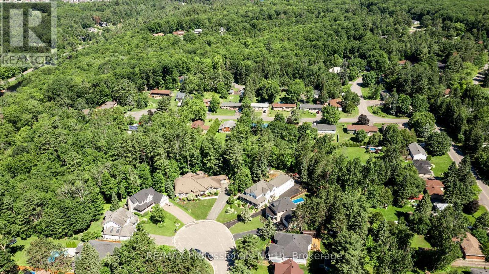 












9 MELANE COURT

,
Bracebridge (Macaulay),




Ontario
P1L1X7

