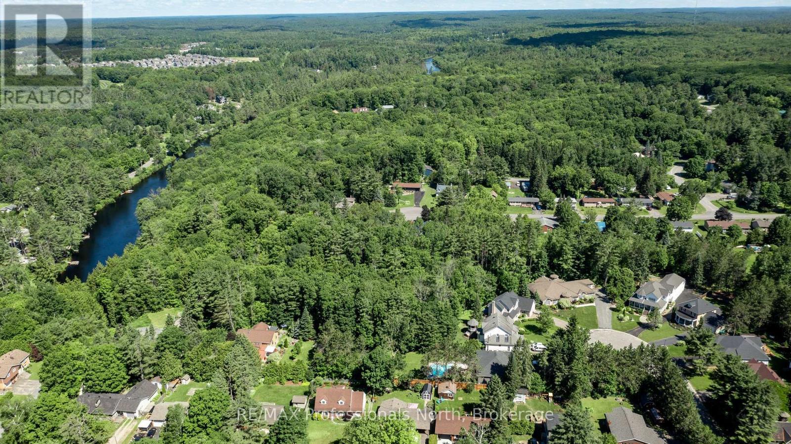 












9 MELANE COURT

,
Bracebridge (Macaulay),




Ontario
P1L1X7

