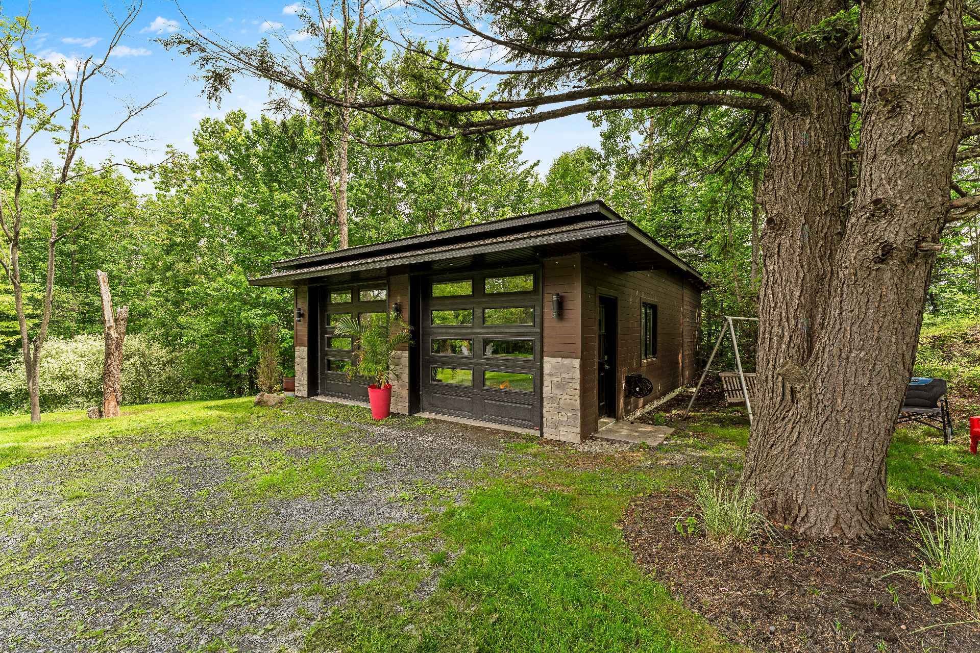 









1176


Ch. Édouard-Roy

,
Sherbrooke (Brompton/Rock Forest/Saint-Élie/Deauville),




QC
J1R0K1


