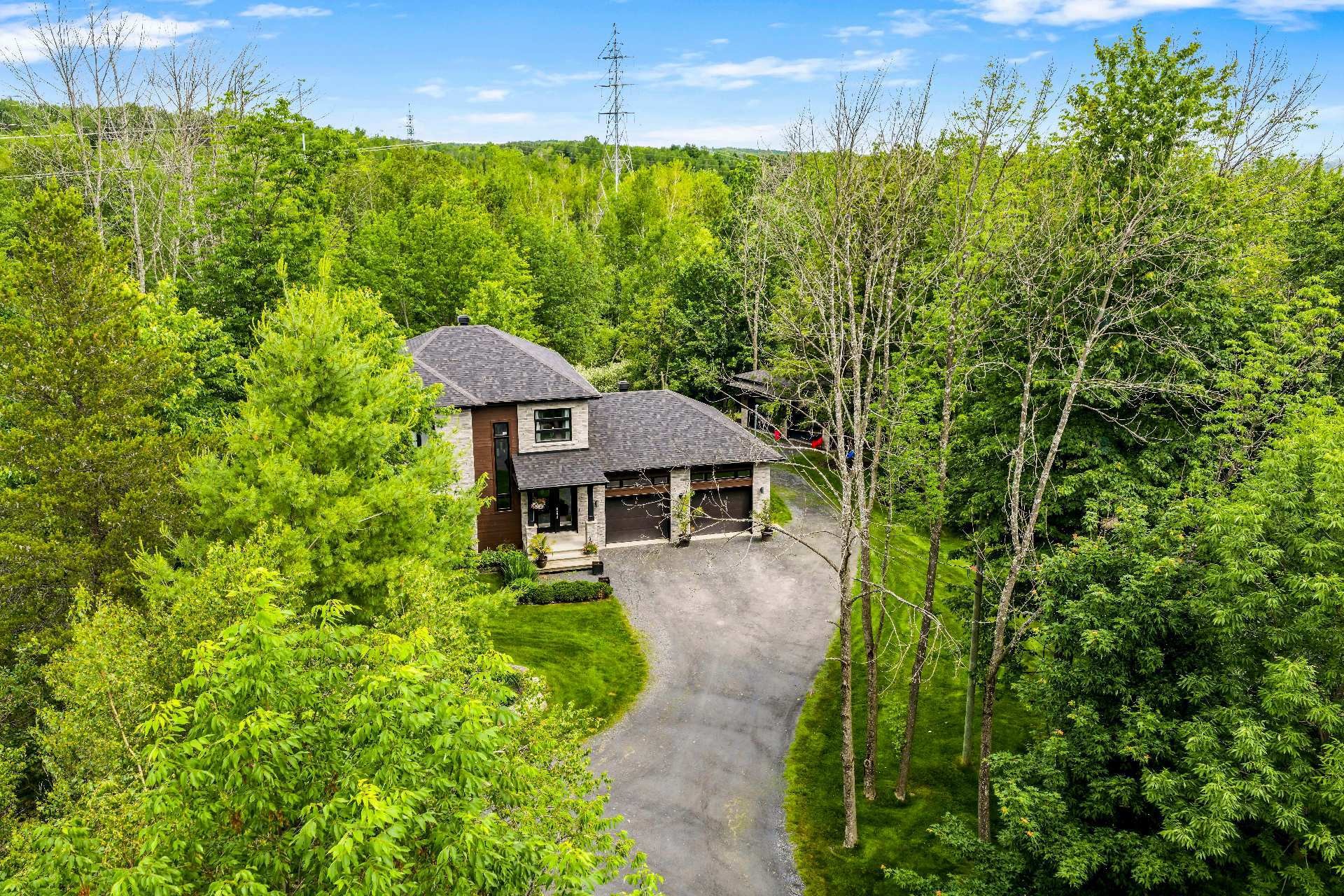 









1176


Ch. Édouard-Roy

,
Sherbrooke (Brompton/Rock Forest/Saint-Élie/Deauville),




QC
J1R0K1

