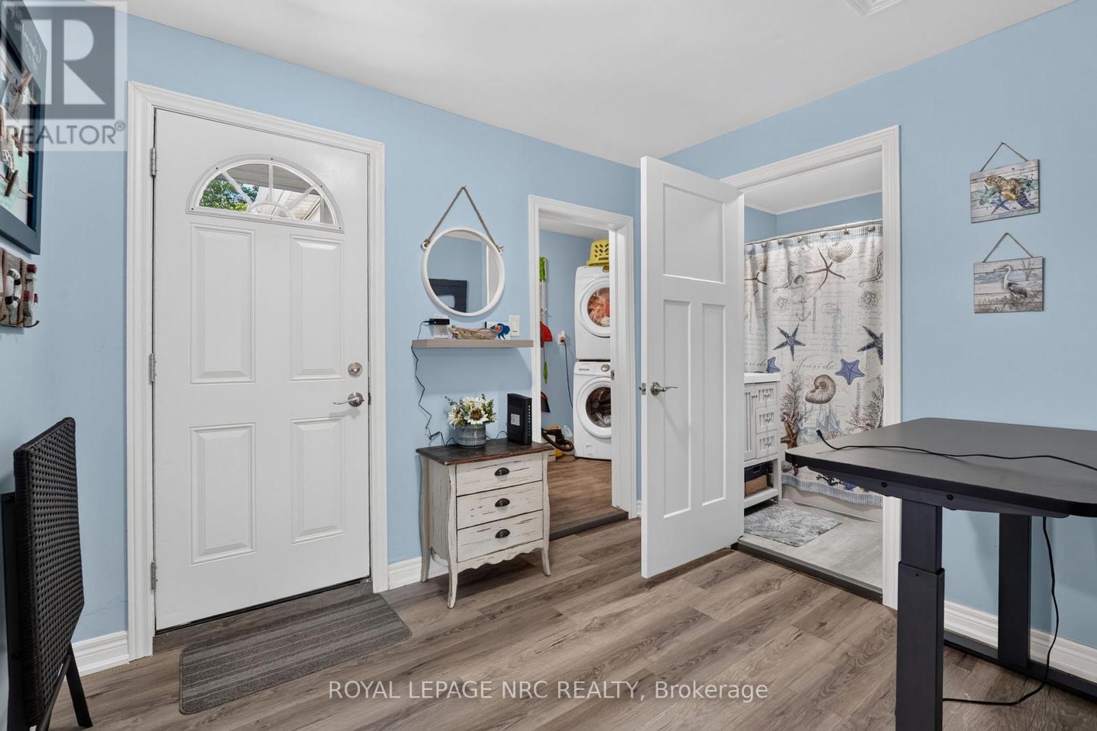 












404 LAKEWOOD AVENUE

,
Fort Erie (Crystal Beach),




Ontario
L0S1B0

