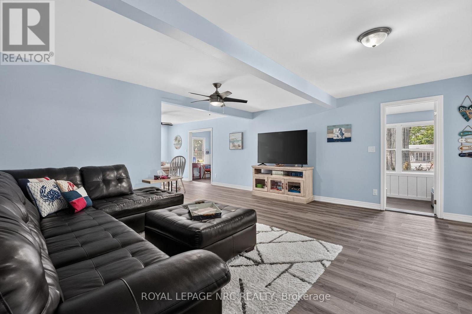 












404 LAKEWOOD AVENUE

,
Fort Erie (Crystal Beach),




Ontario
L0S1B0

