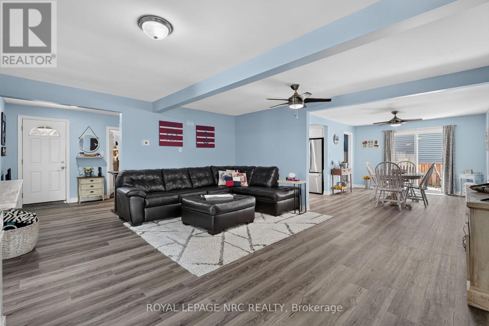 












404 LAKEWOOD AVENUE

,
Fort Erie (Crystal Beach),




Ontario
L0S1B0

