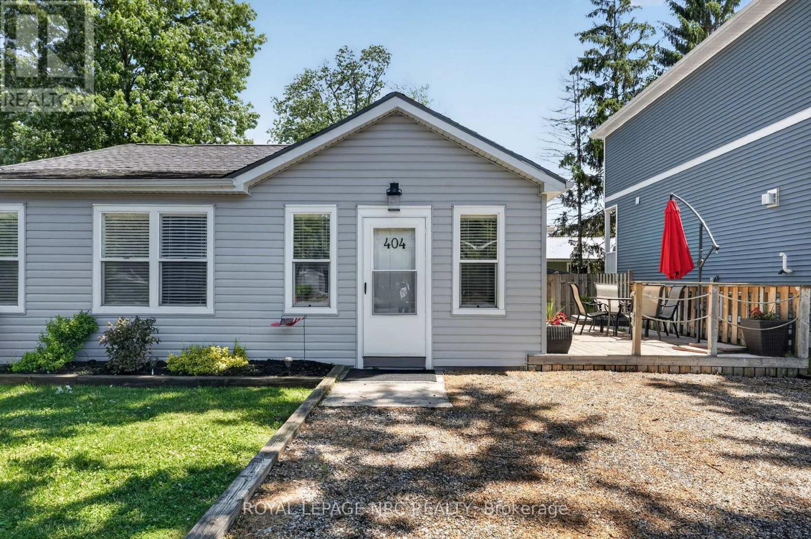 












404 LAKEWOOD AVENUE

,
Fort Erie (Crystal Beach),




Ontario
L0S1B0

