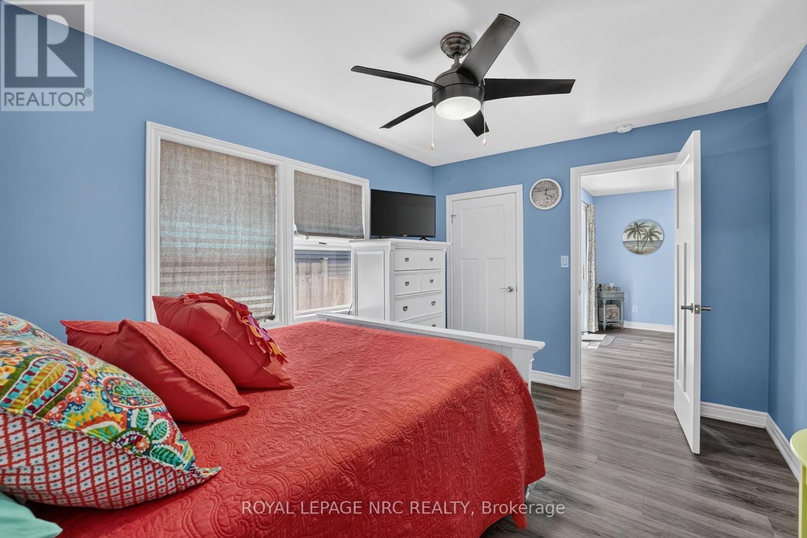 












404 LAKEWOOD AVENUE

,
Fort Erie (Crystal Beach),




Ontario
L0S1B0

