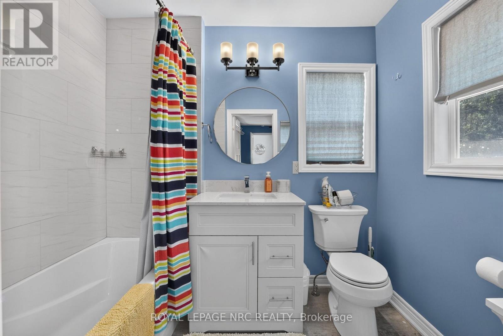 












404 LAKEWOOD AVENUE

,
Fort Erie (Crystal Beach),




Ontario
L0S1B0

