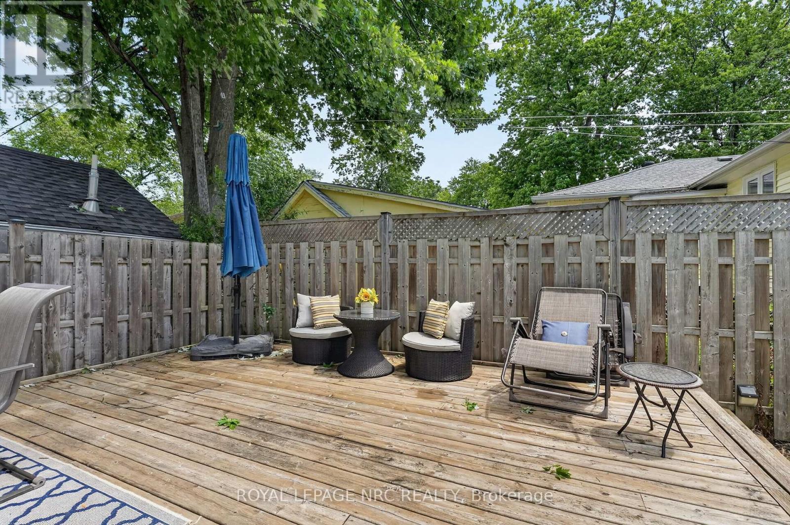 












404 LAKEWOOD AVENUE

,
Fort Erie (Crystal Beach),




Ontario
L0S1B0

