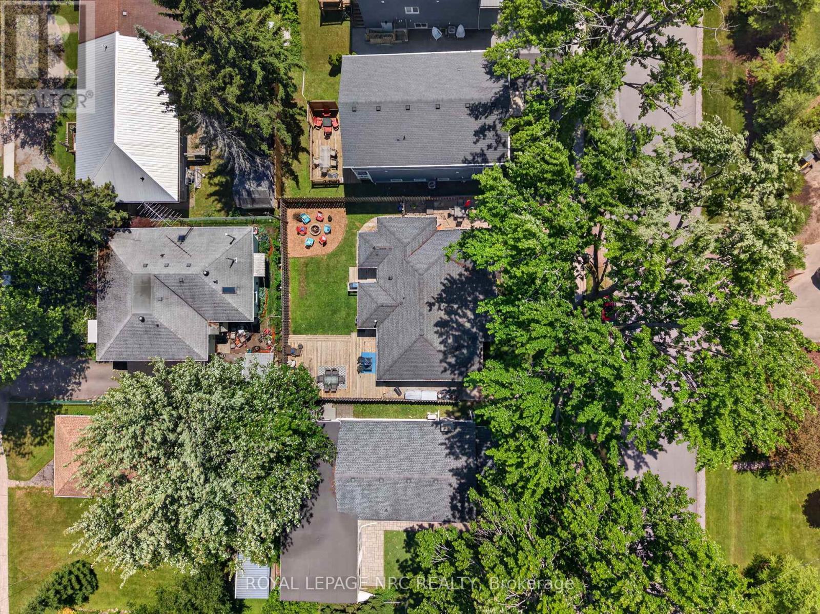 












404 LAKEWOOD AVENUE

,
Fort Erie (Crystal Beach),




Ontario
L0S1B0

