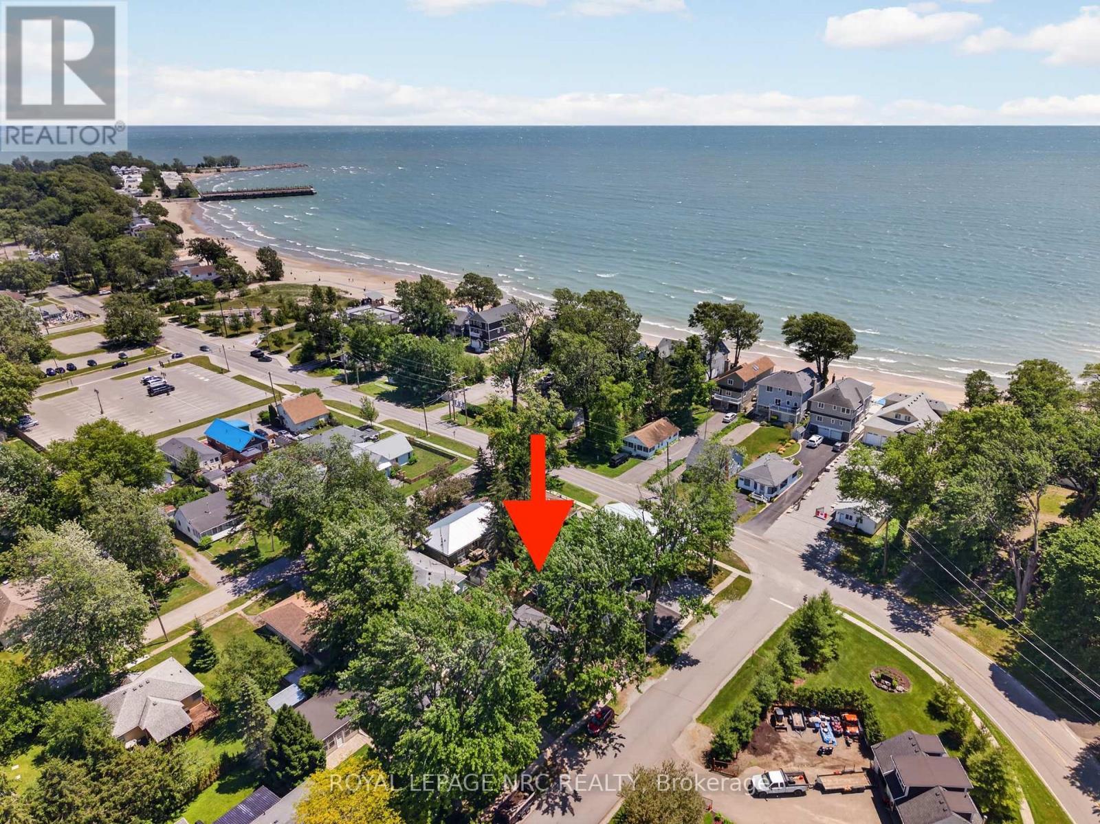 












404 LAKEWOOD AVENUE

,
Fort Erie (Crystal Beach),




Ontario
L0S1B0

