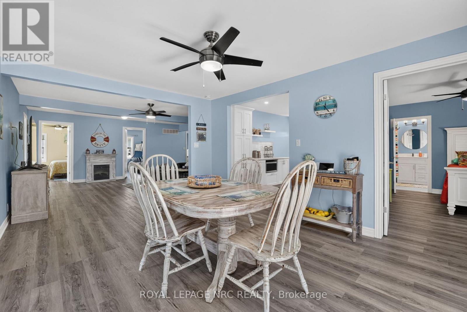 












404 LAKEWOOD AVENUE

,
Fort Erie (Crystal Beach),




Ontario
L0S1B0

