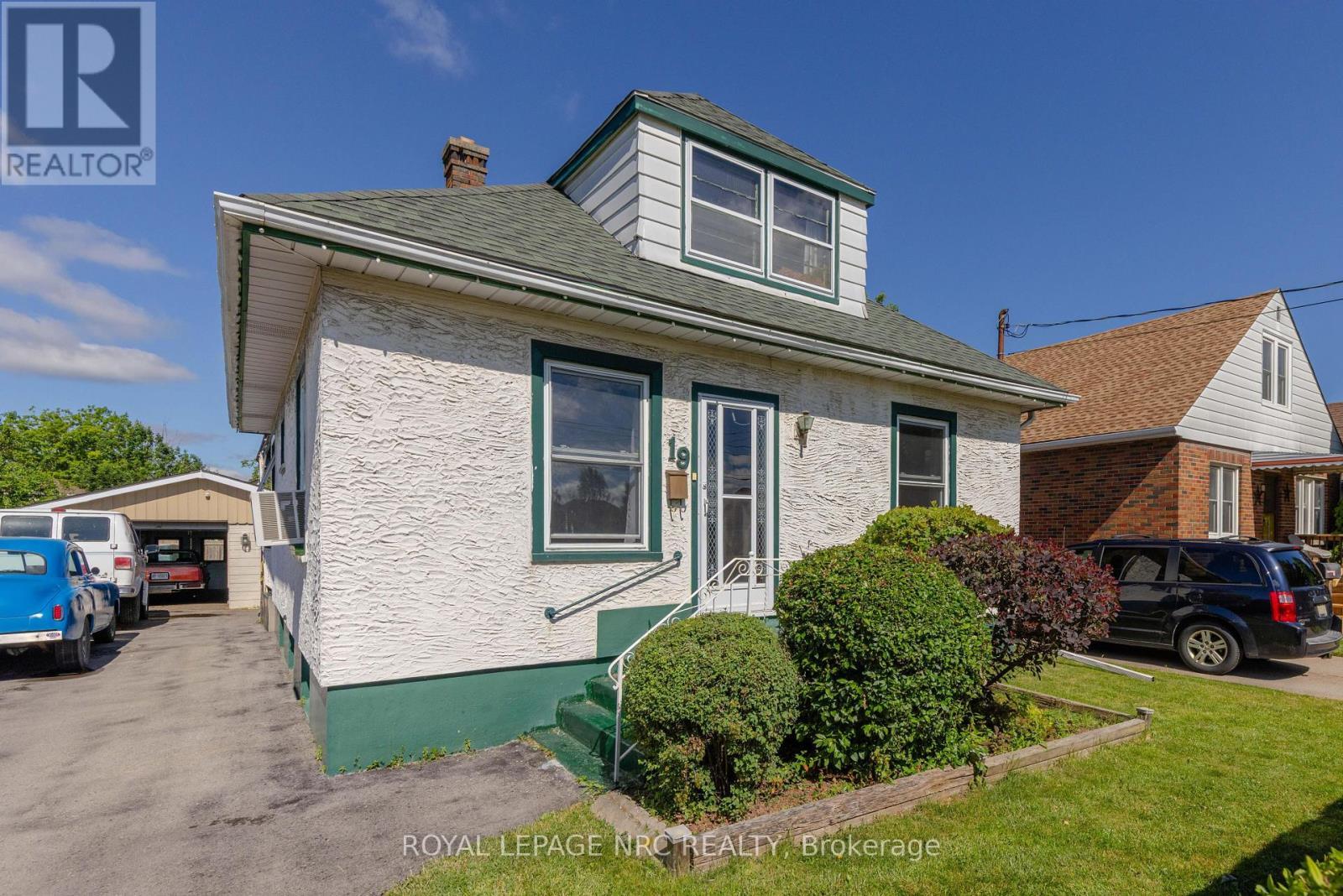 












19 CUNNINGHAM STREET

,
Thorold (Thorold Downtown),




Ontario
L2V3K6

