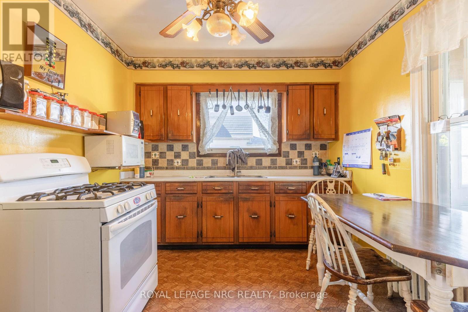 












19 CUNNINGHAM STREET

,
Thorold (Thorold Downtown),




Ontario
L2V3K6

