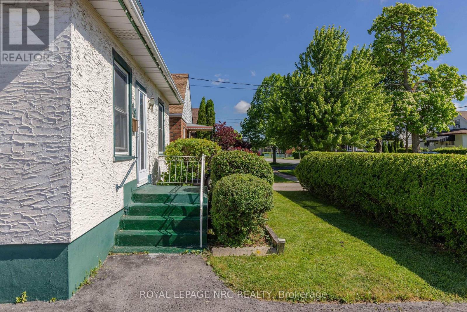 












19 CUNNINGHAM STREET

,
Thorold (Thorold Downtown),




Ontario
L2V3K6

