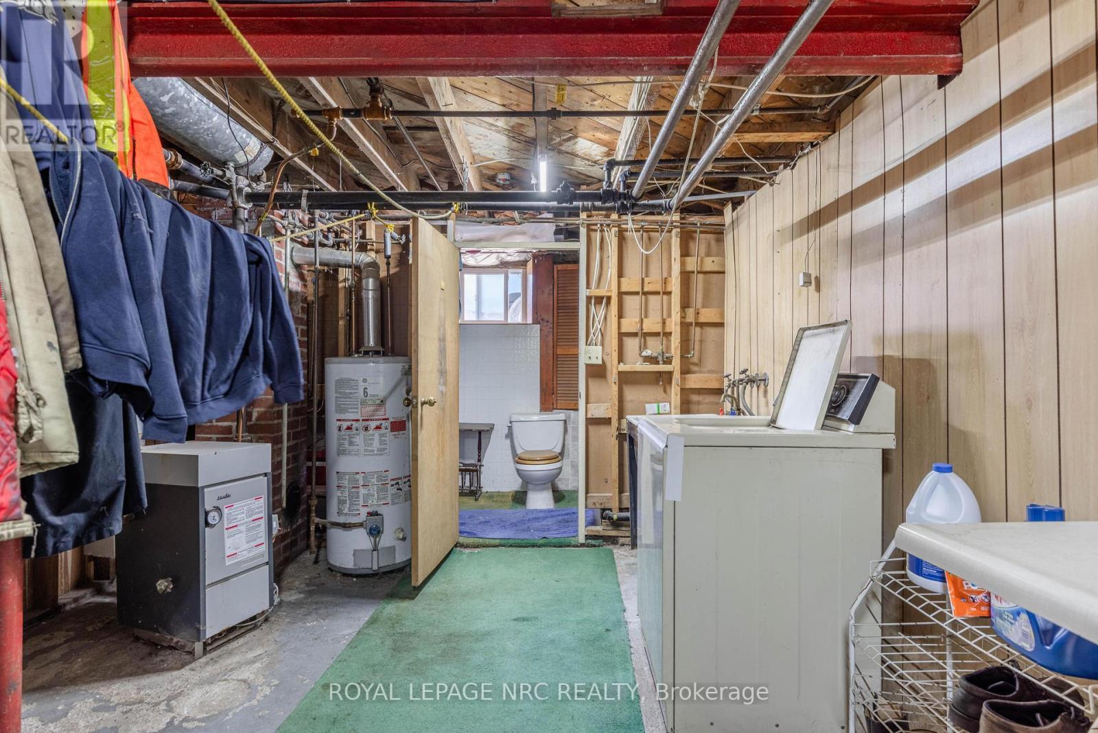 












19 CUNNINGHAM STREET

,
Thorold (Thorold Downtown),




Ontario
L2V3K6

