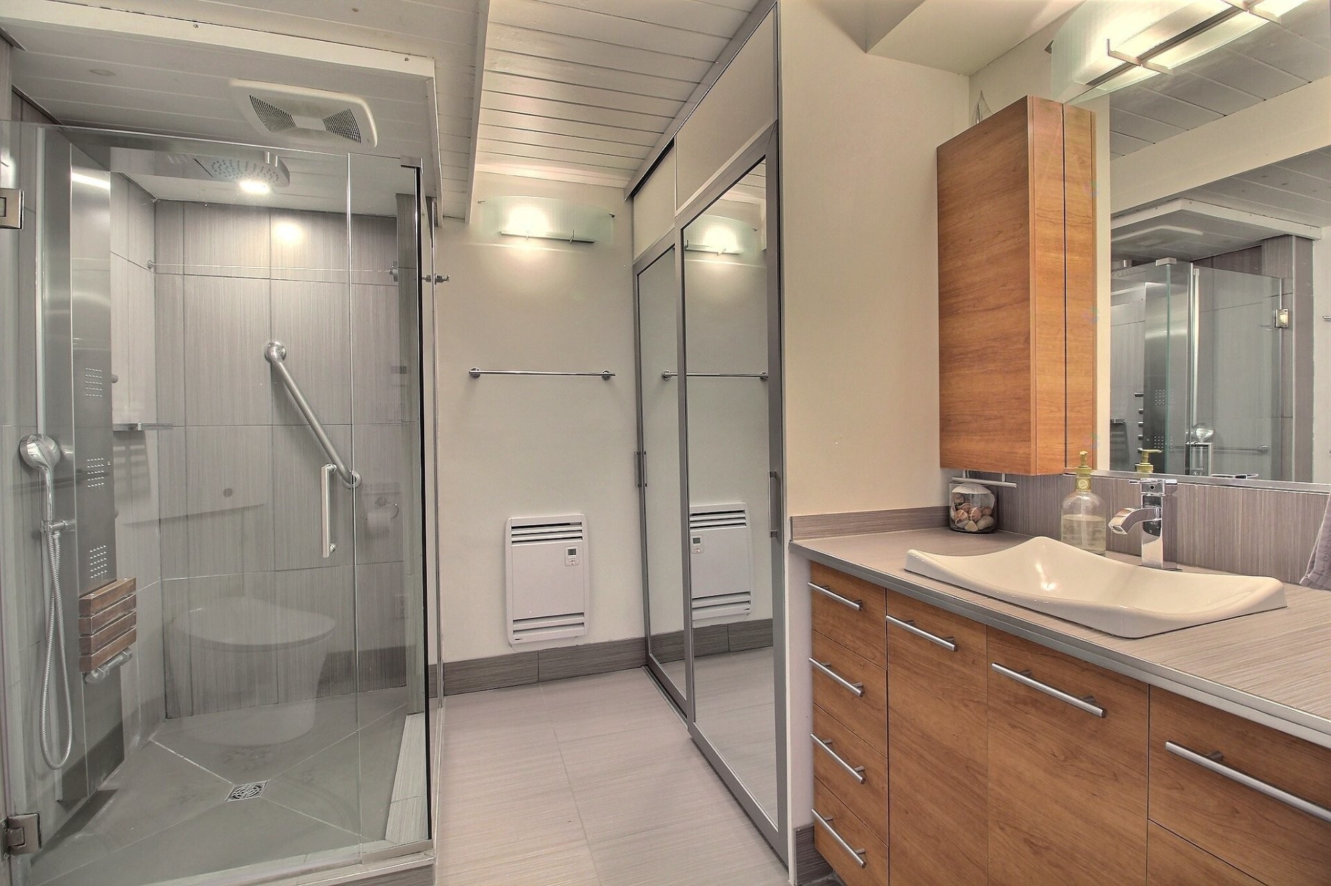 









34


Av. des Érables

,
Orford,




QC
J1X6W9

