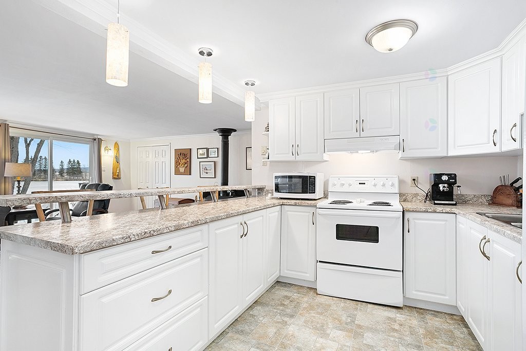 









485


Ch. des Outaouais

,
L'Île-du-Grand-Calumet,




QC
J0X1J0


