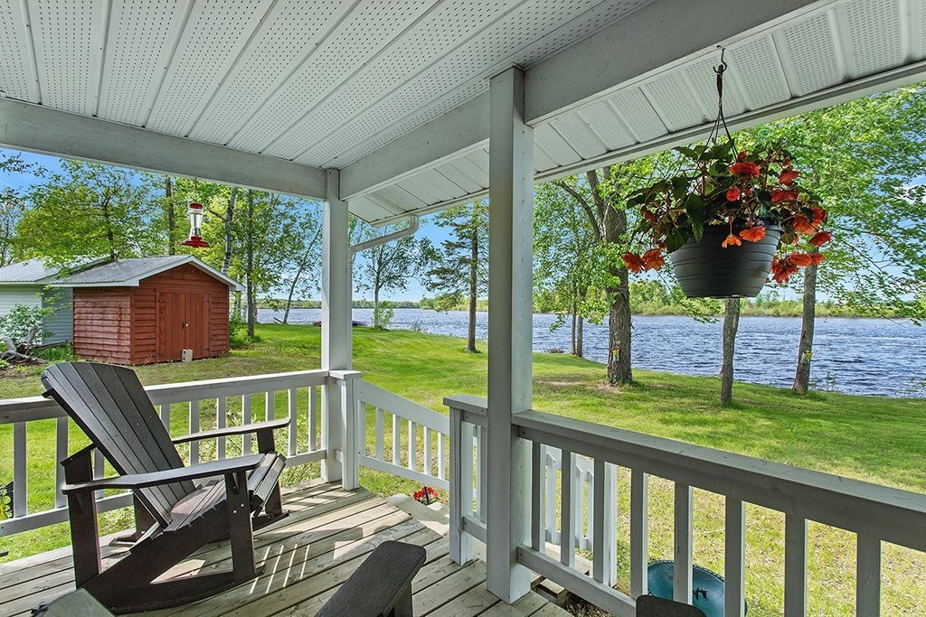 









485


Ch. des Outaouais

,
L'Île-du-Grand-Calumet,




QC
J0X1J0

