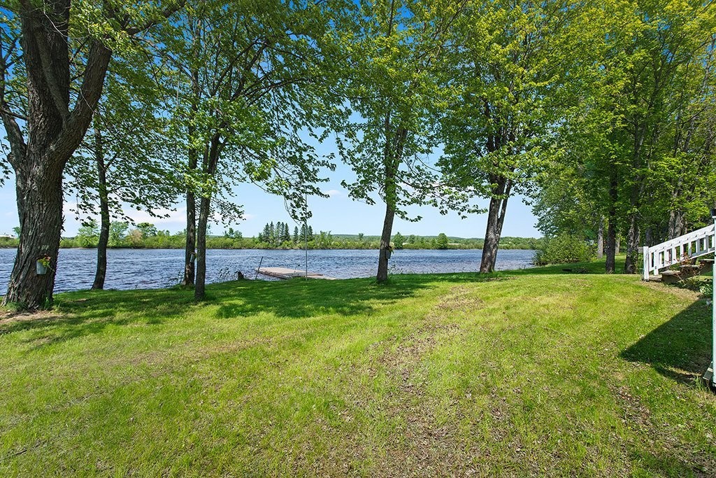 









485


Ch. des Outaouais

,
L'Île-du-Grand-Calumet,




QC
J0X1J0

