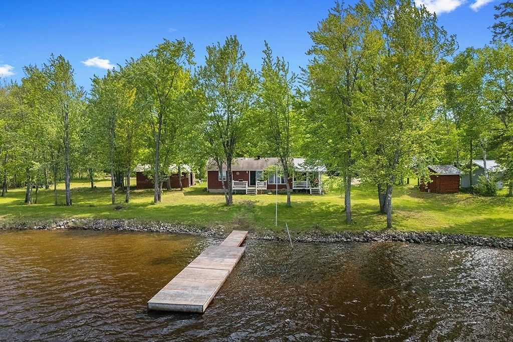 









485


Ch. des Outaouais

,
L'Île-du-Grand-Calumet,




QC
J0X1J0

