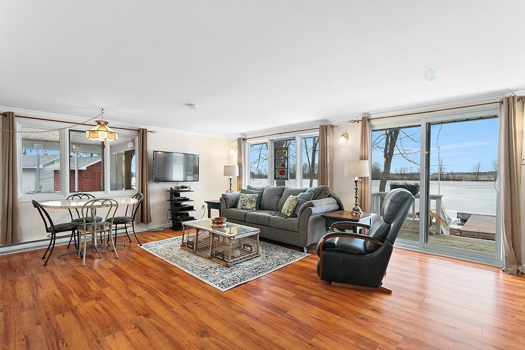 









485


Ch. des Outaouais

,
L'Île-du-Grand-Calumet,




QC
J0X1J0

