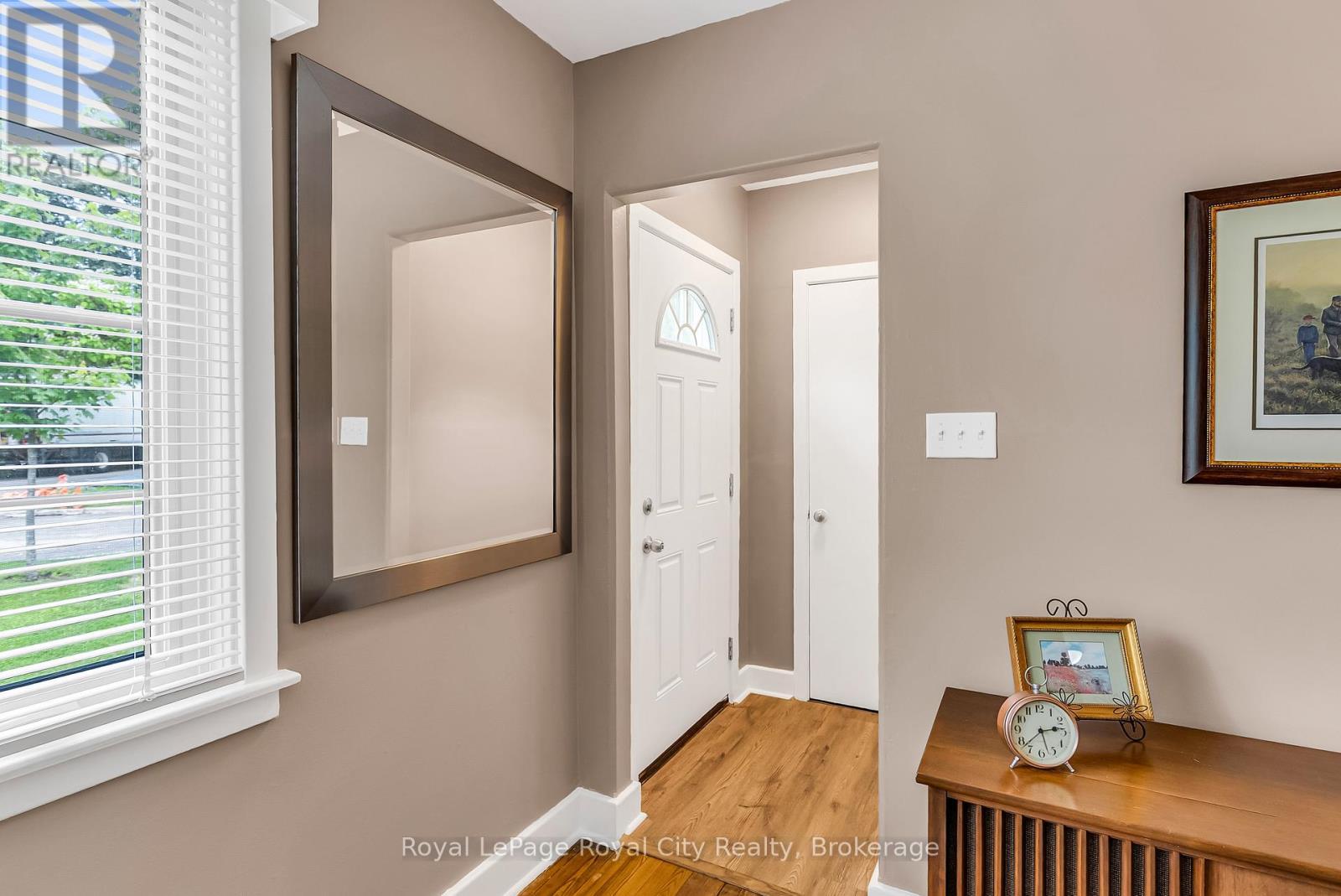 












56 WINSTON CRESCENT

,
Guelph (St. George's),




Ontario
N1E2K2


