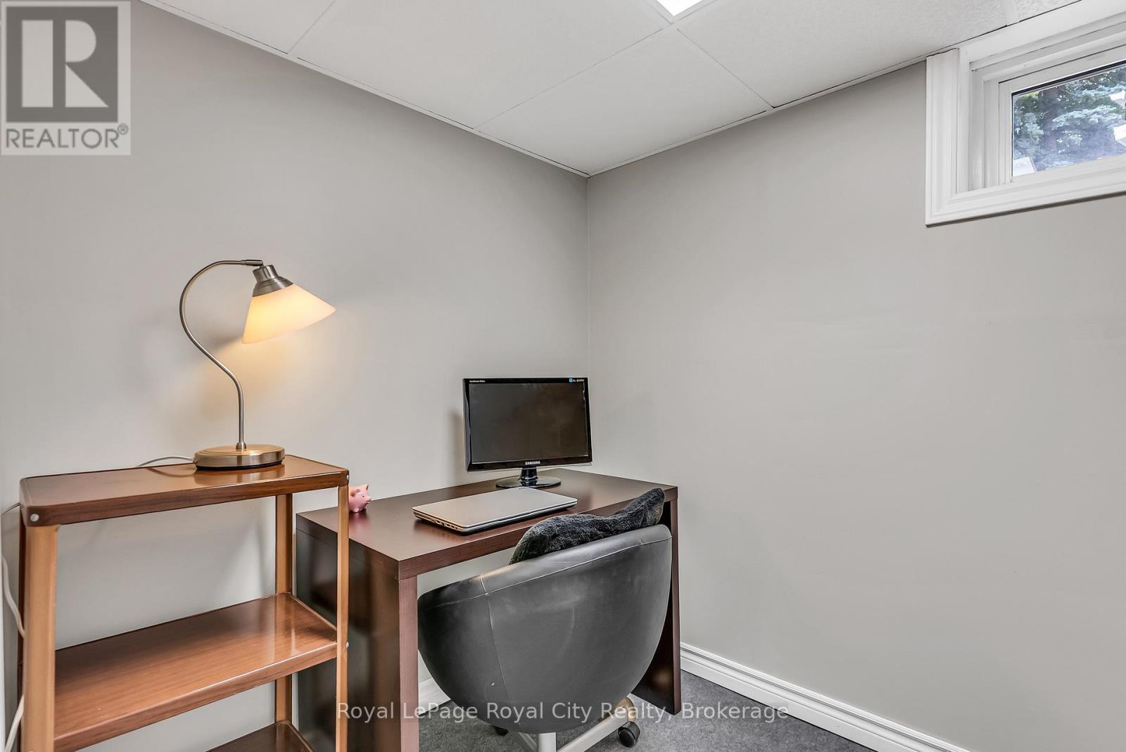 












56 WINSTON CRESCENT

,
Guelph (St. George's),




Ontario
N1E2K2

