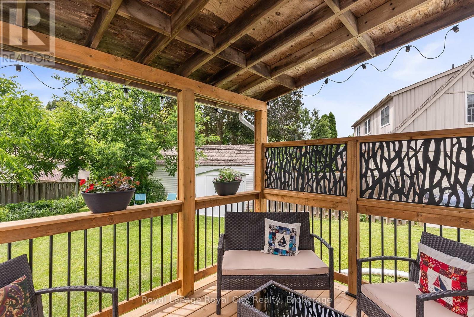 












56 WINSTON CRESCENT

,
Guelph (St. George's),




Ontario
N1E2K2

