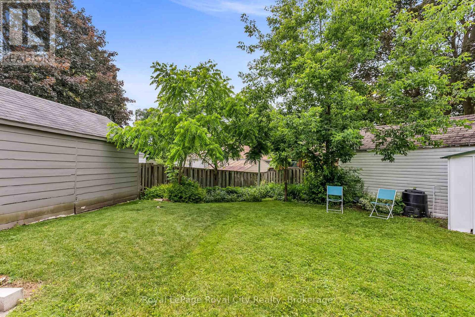 












56 WINSTON CRESCENT

,
Guelph (St. George's),




Ontario
N1E2K2

