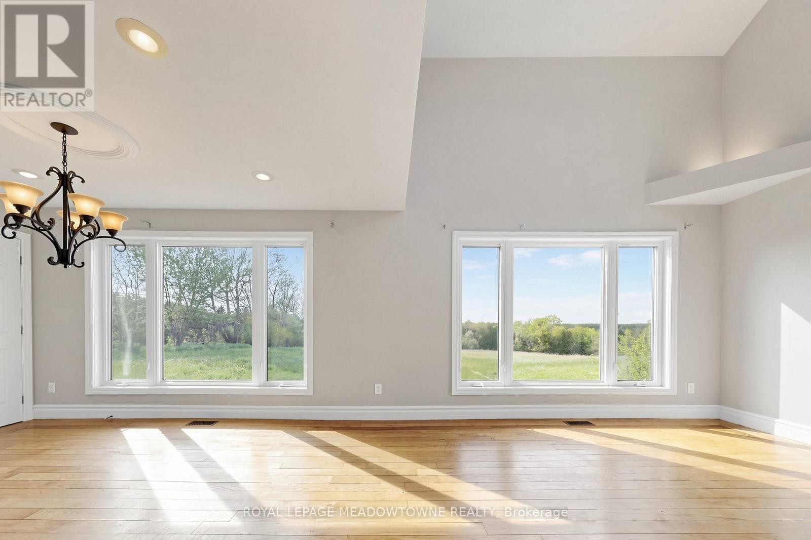 












13489 FOURTH LINE NASSAGAWEYA

,
Milton,




Ontario
N0B2K0

