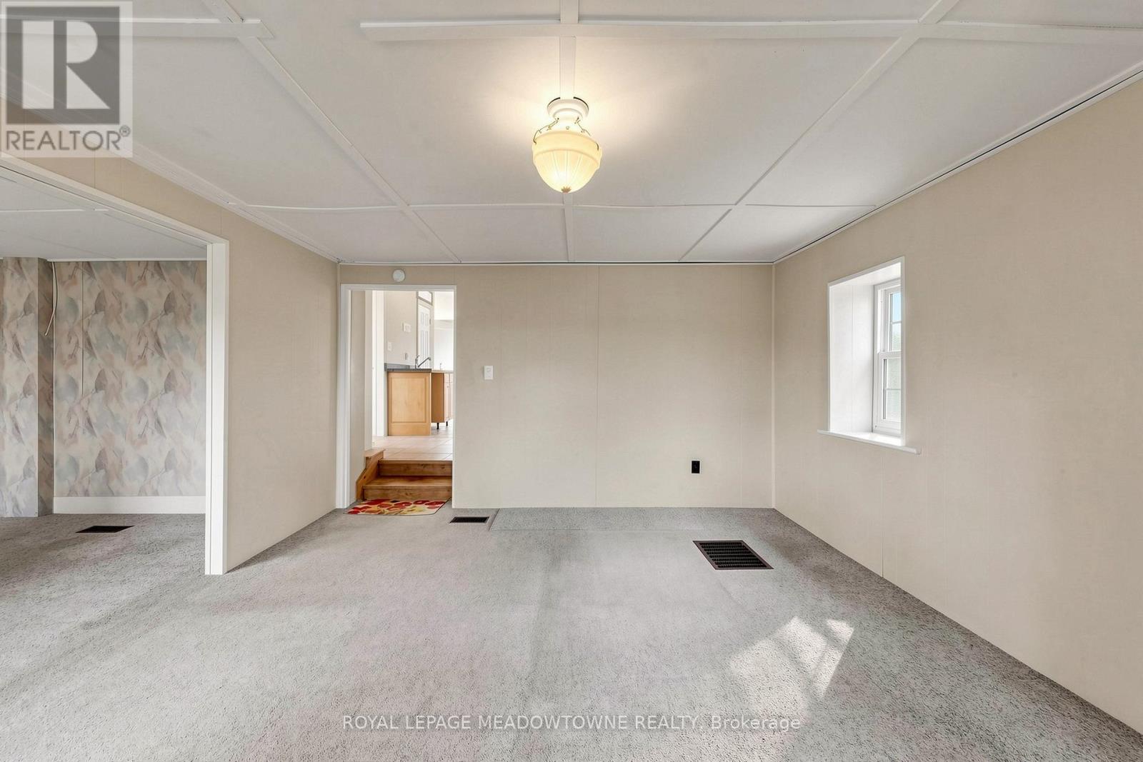 












13489 FOURTH LINE NASSAGAWEYA

,
Milton,




Ontario
N0B2K0

