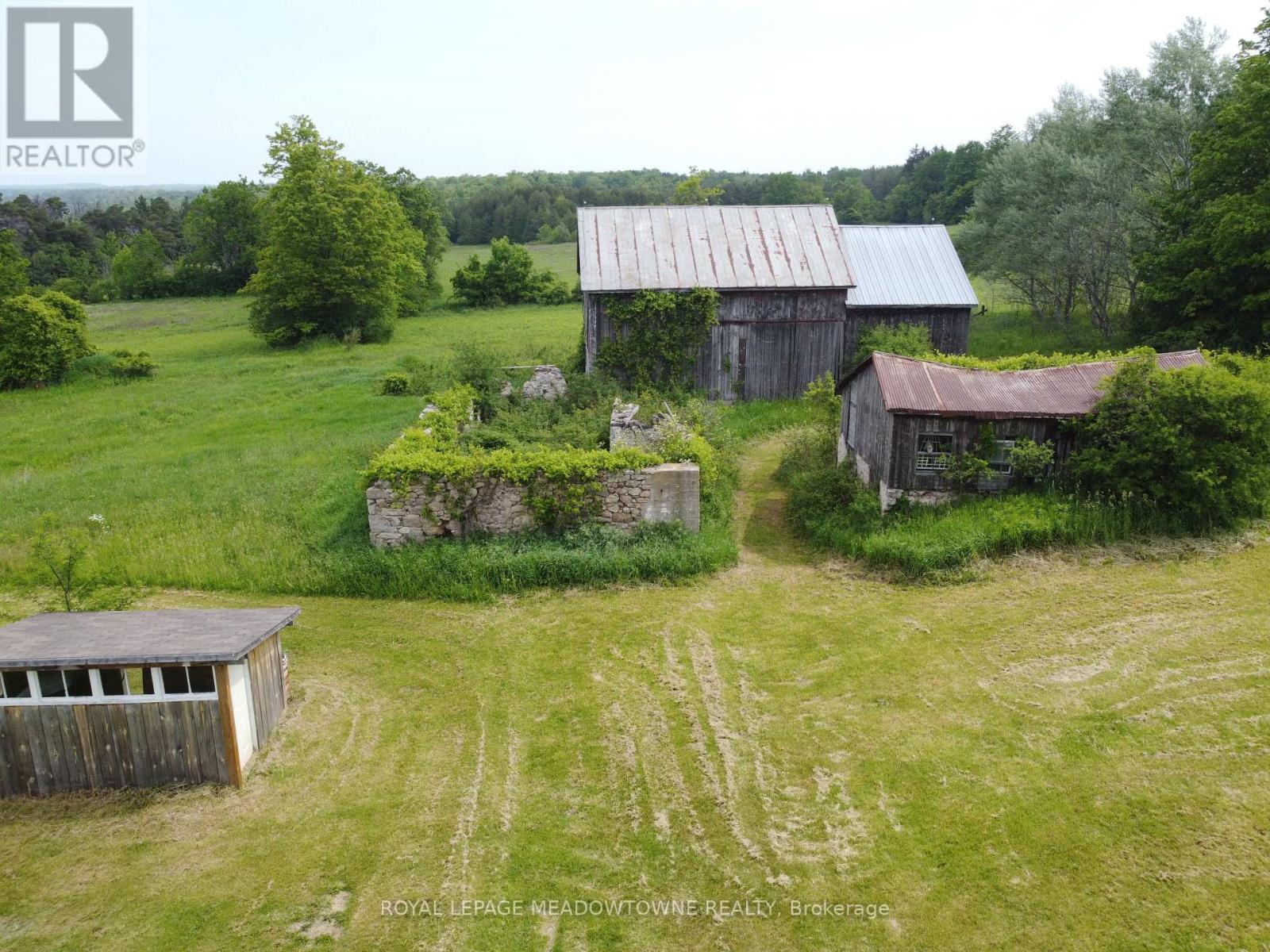 












13489 FOURTH LINE NASSAGAWEYA

,
Milton,




Ontario
N0B2K0

