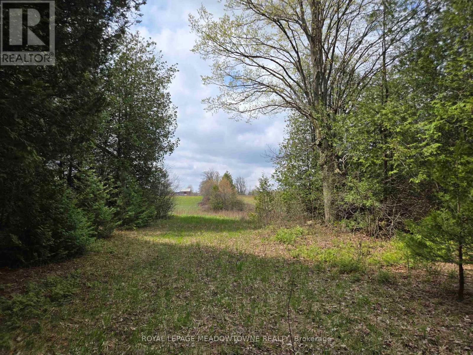 












13489 FOURTH LINE NASSAGAWEYA

,
Milton,




Ontario
N0B2K0

