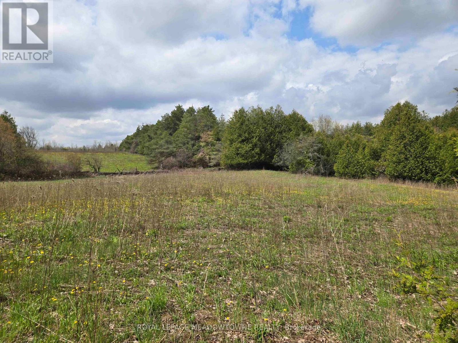 












13489 FOURTH LINE NASSAGAWEYA

,
Milton,




Ontario
N0B2K0

