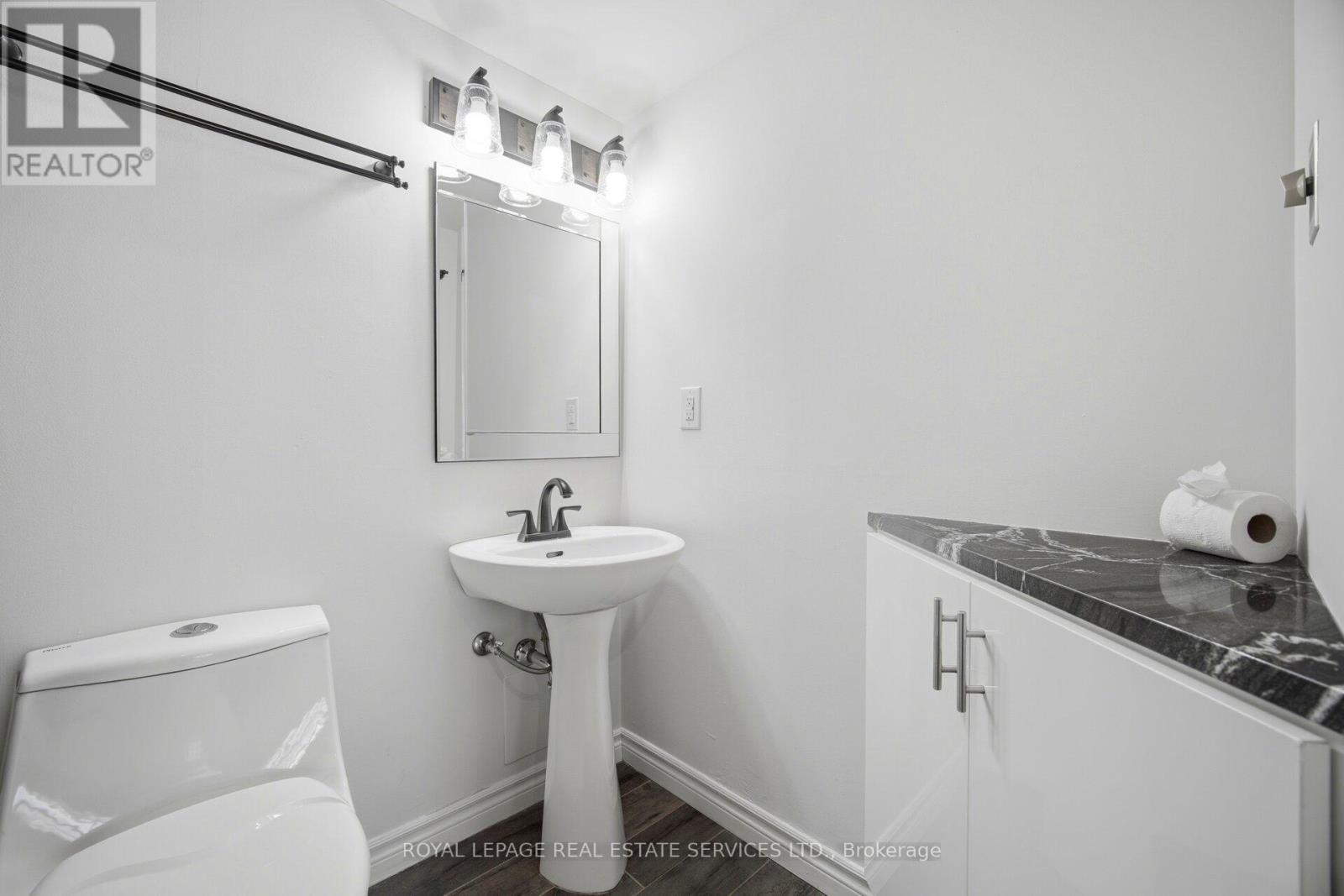 












1605 - 250 WEBB DRIVE

,
Mississauga,




Ontario
L5B3Z4

