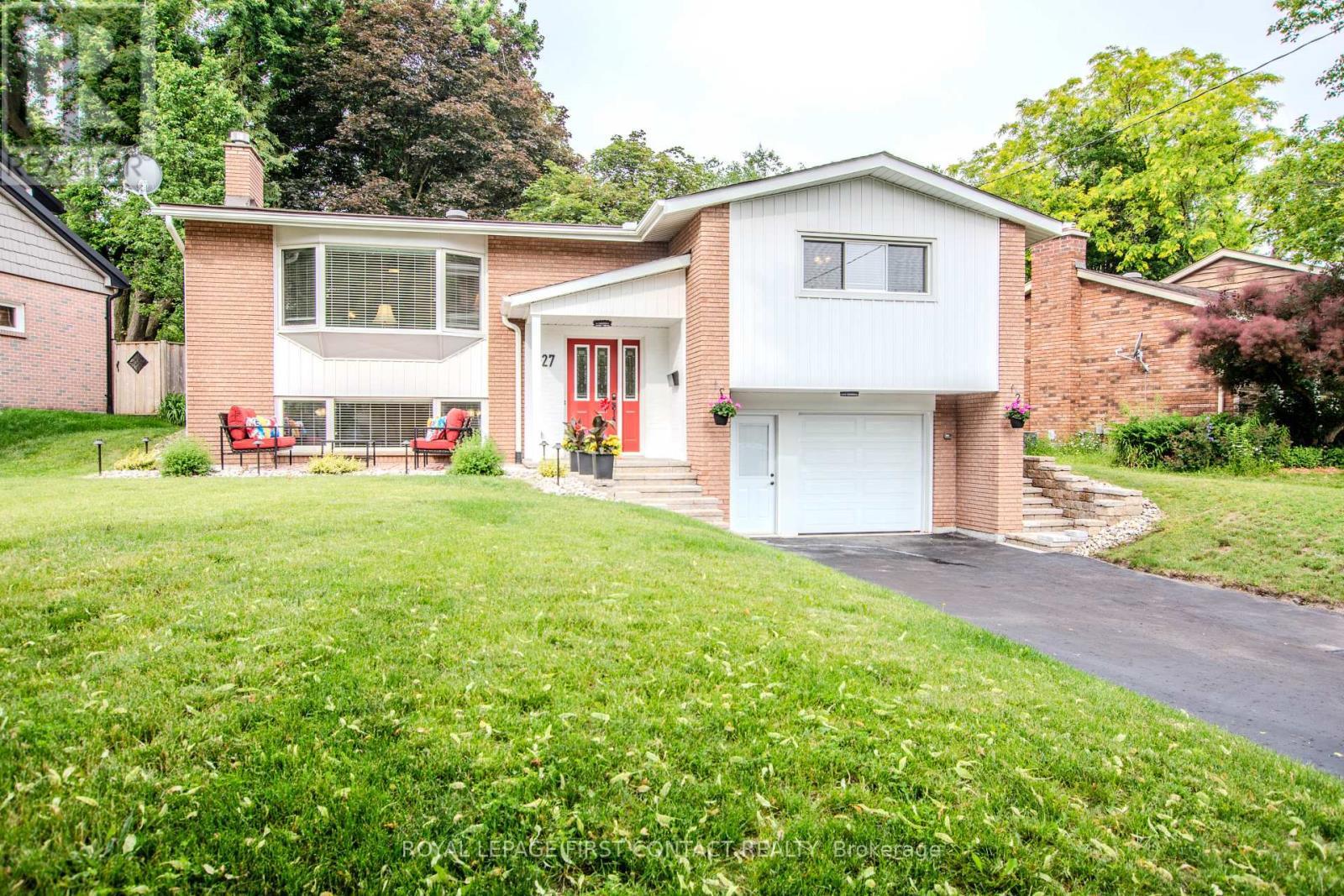 












27 TOWER CRESCENT

,
Barrie,




Ontario
L4N2V3


