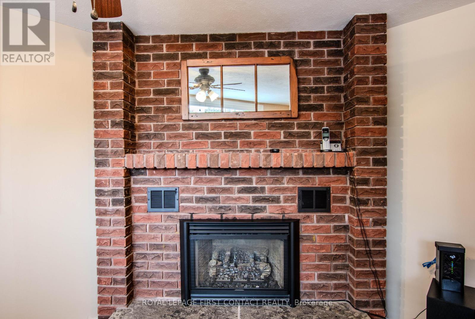 












27 TOWER CRESCENT

,
Barrie,




Ontario
L4N2V3

