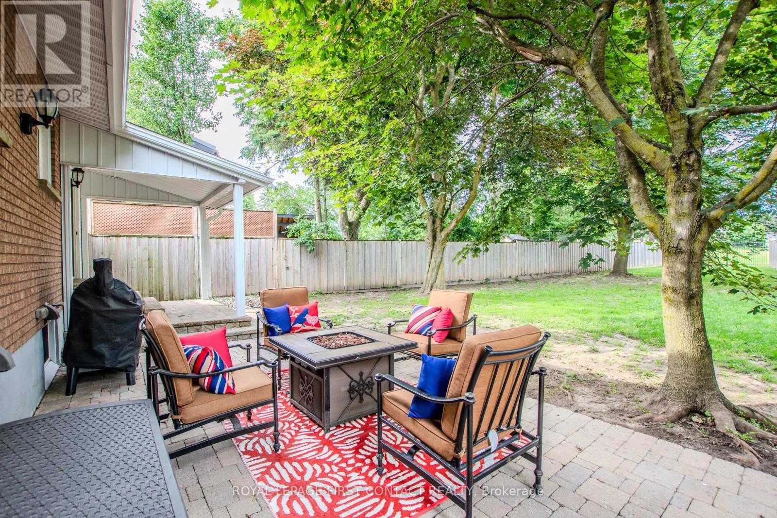 












27 TOWER CRESCENT

,
Barrie,




Ontario
L4N2V3

