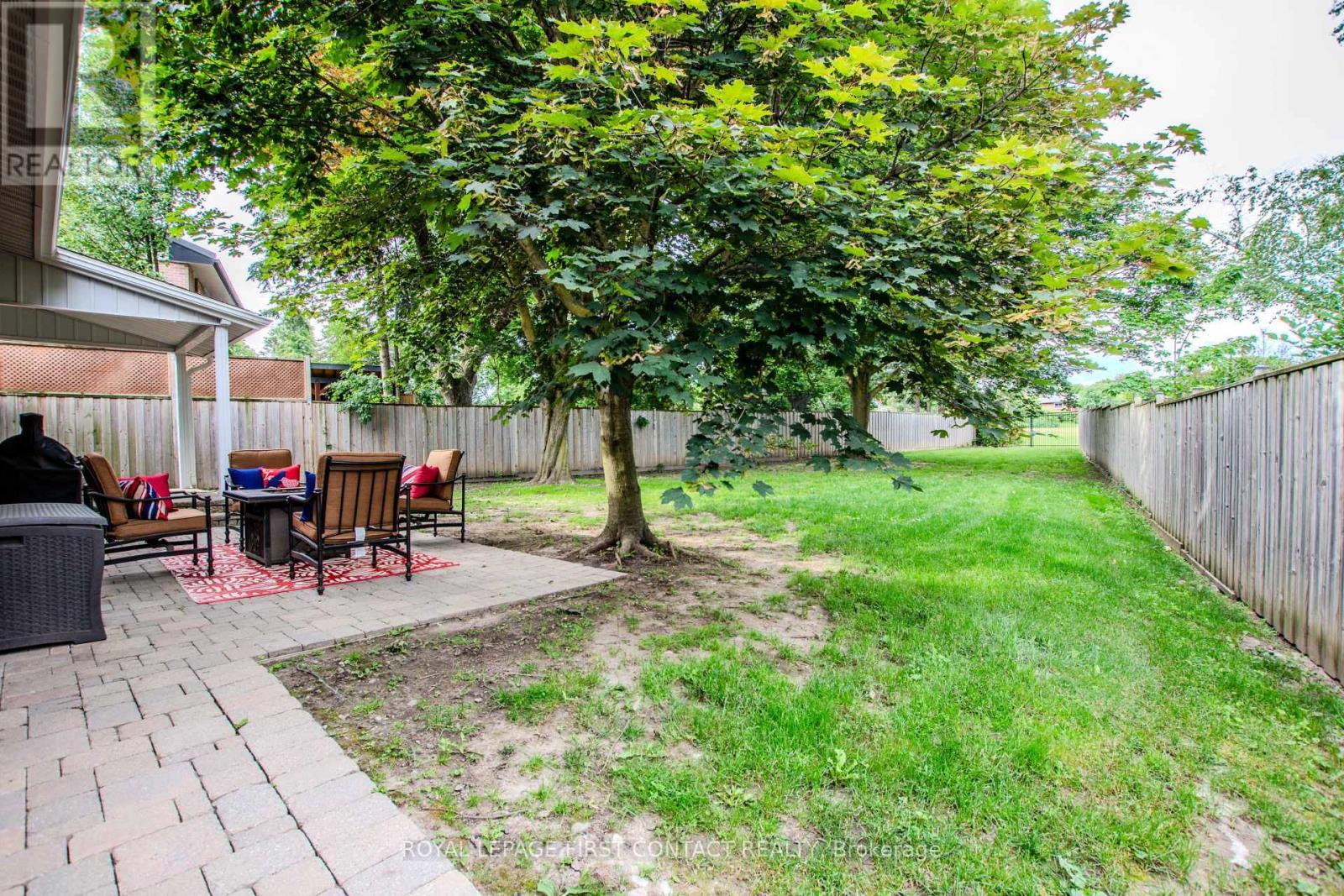 












27 TOWER CRESCENT

,
Barrie,




Ontario
L4N2V3

