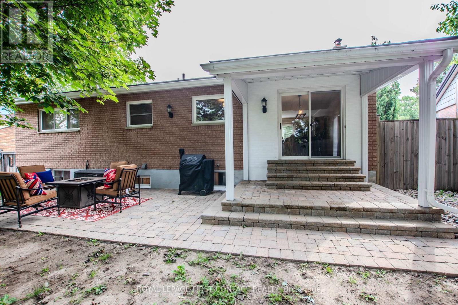 












27 TOWER CRESCENT

,
Barrie,




Ontario
L4N2V3

