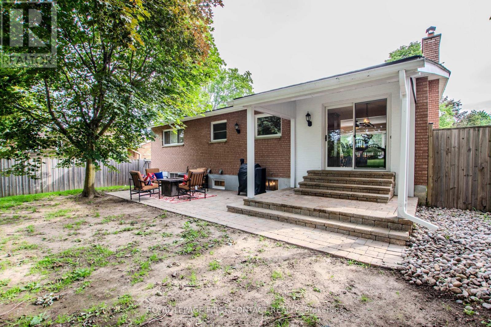 












27 TOWER CRESCENT

,
Barrie,




Ontario
L4N2V3

