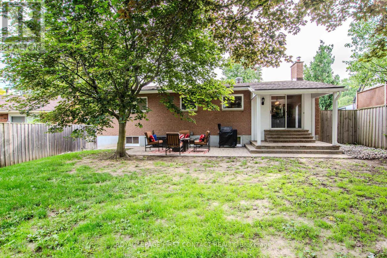 












27 TOWER CRESCENT

,
Barrie,




Ontario
L4N2V3

