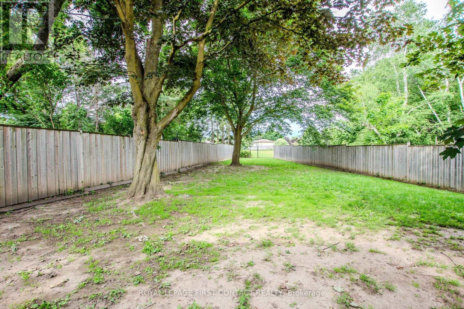 












27 TOWER CRESCENT

,
Barrie,




Ontario
L4N2V3

