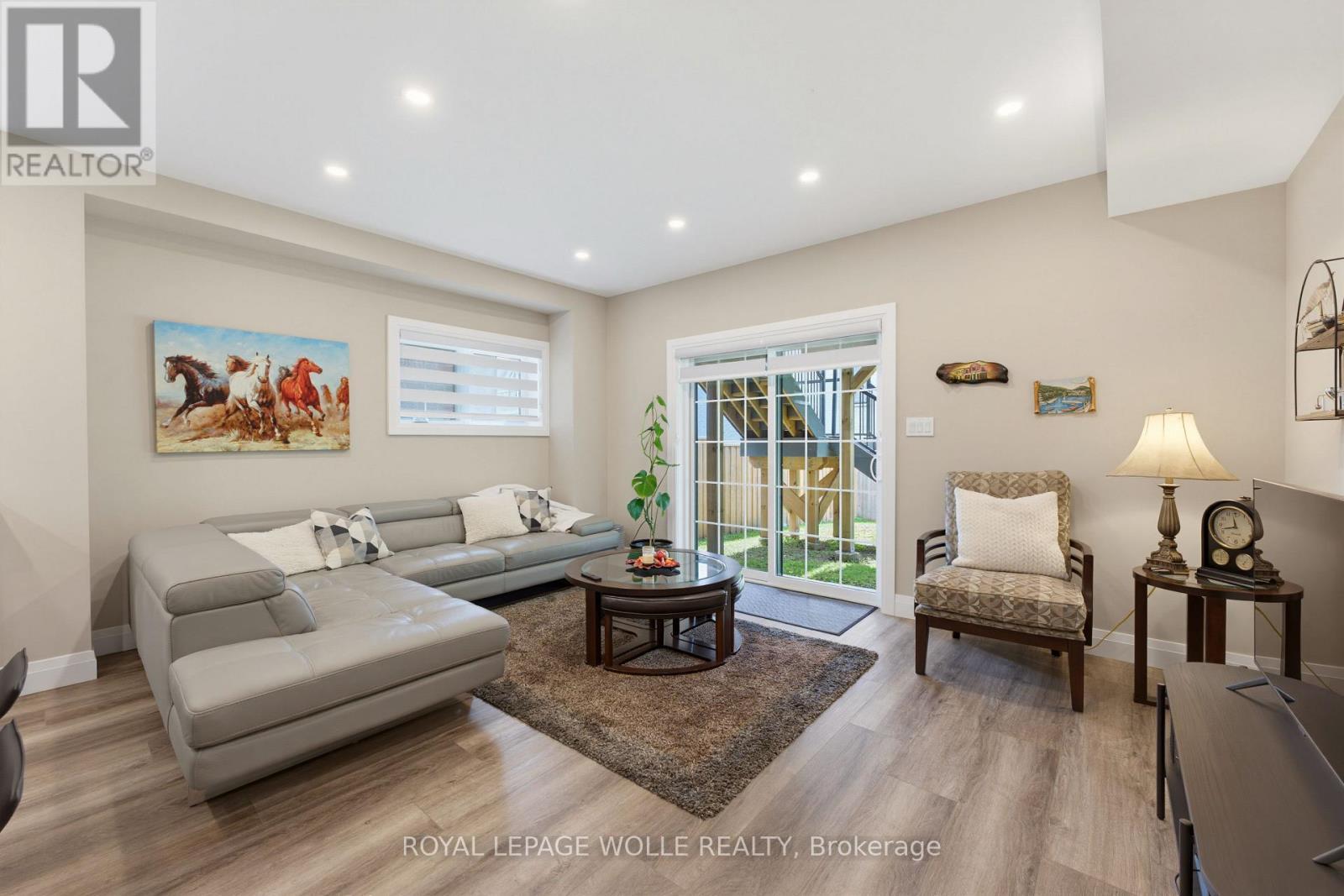 












647 BLAIR CREEK DRIVE

,
Kitchener,




Ontario
N2P0E7

