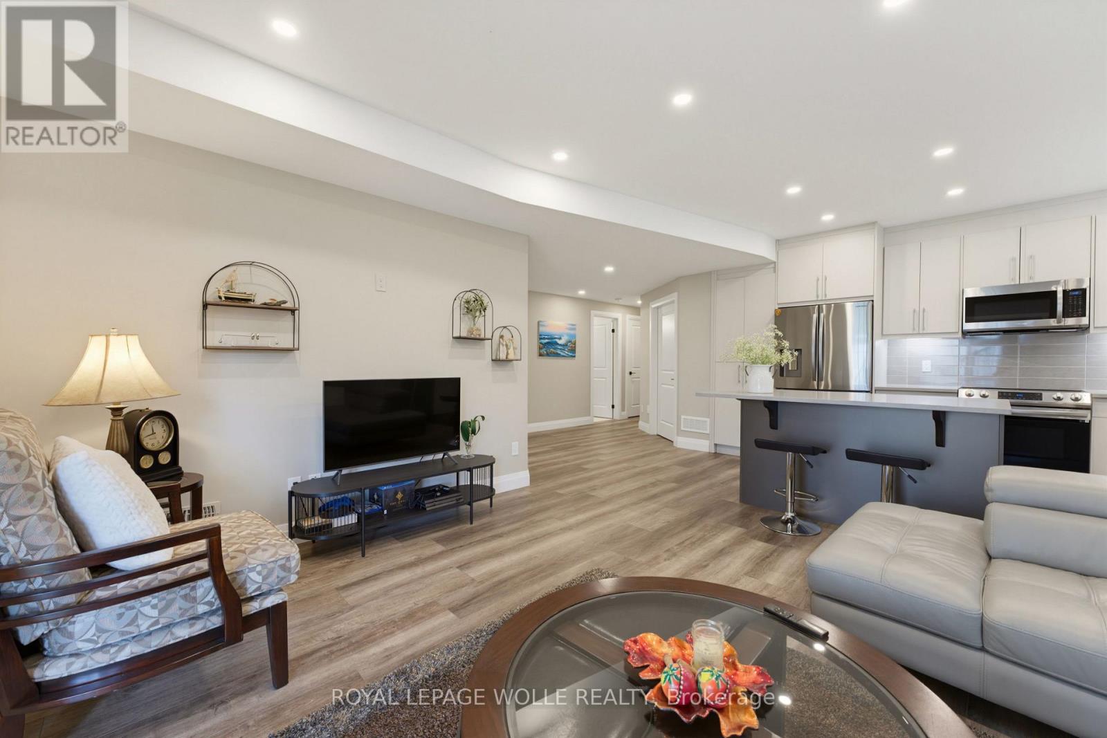 












647 BLAIR CREEK DRIVE

,
Kitchener,




Ontario
N2P0E7

