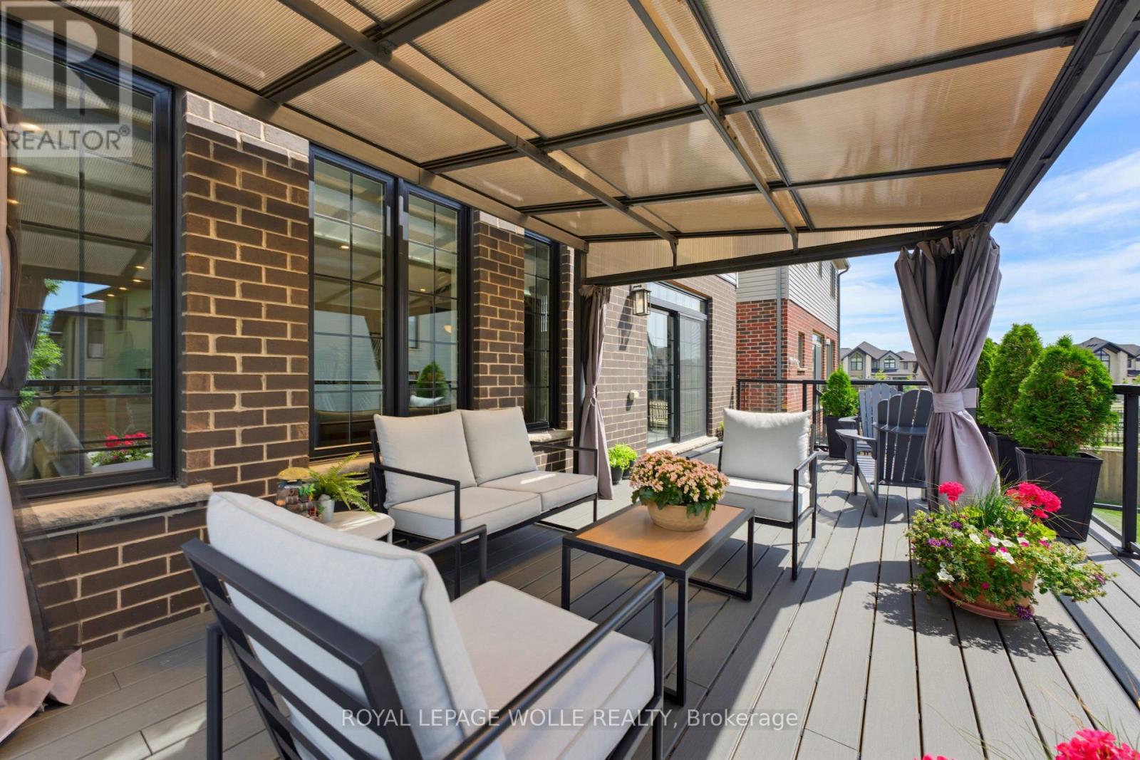 












647 BLAIR CREEK DRIVE

,
Kitchener,




Ontario
N2P0E7

