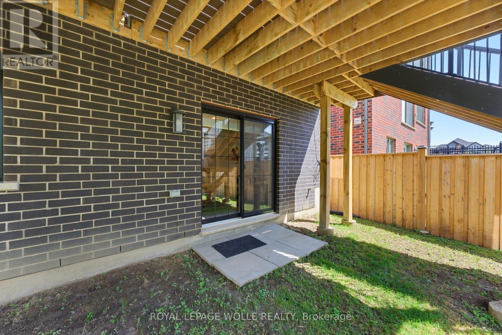 












647 BLAIR CREEK DRIVE

,
Kitchener,




Ontario
N2P0E7

