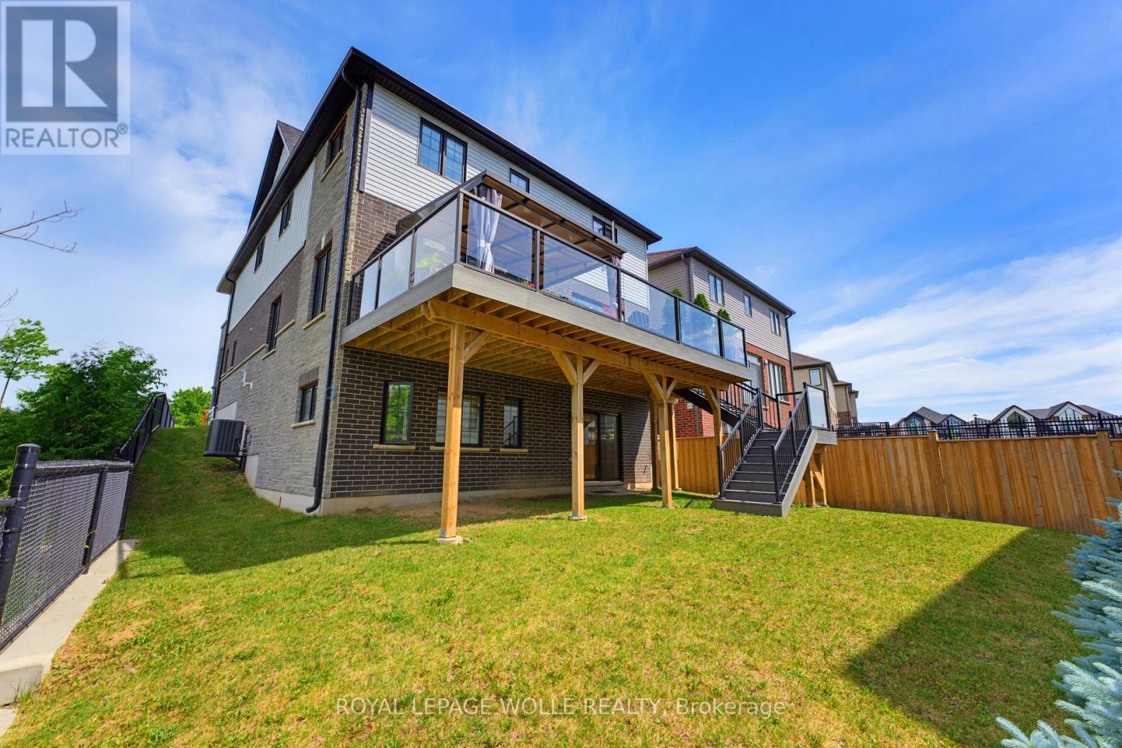 












647 BLAIR CREEK DRIVE

,
Kitchener,




Ontario
N2P0E7

