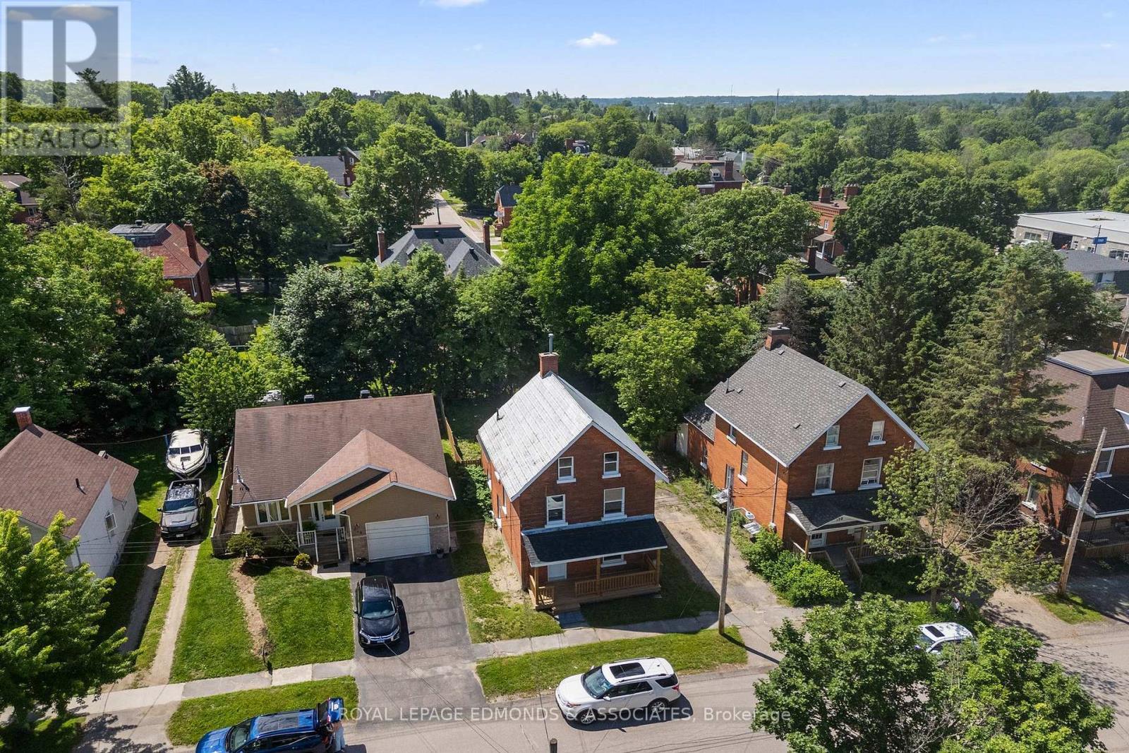 












204 MCALLISTER STREET

,
Pembroke,




Ontario
K8A3G2

