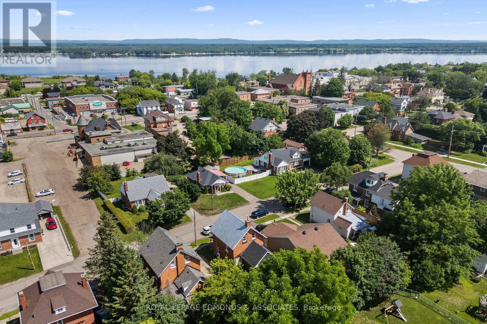 












204 MCALLISTER STREET

,
Pembroke,




Ontario
K8A3G2


