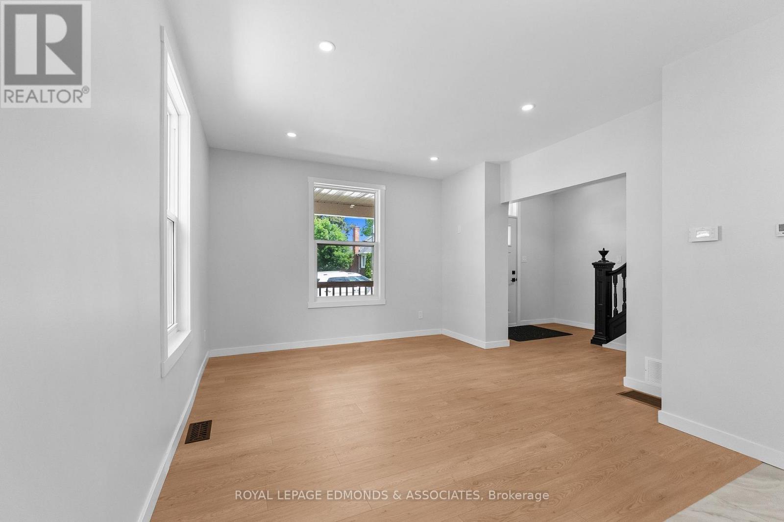 












204 MCALLISTER STREET

,
Pembroke,




Ontario
K8A3G2

